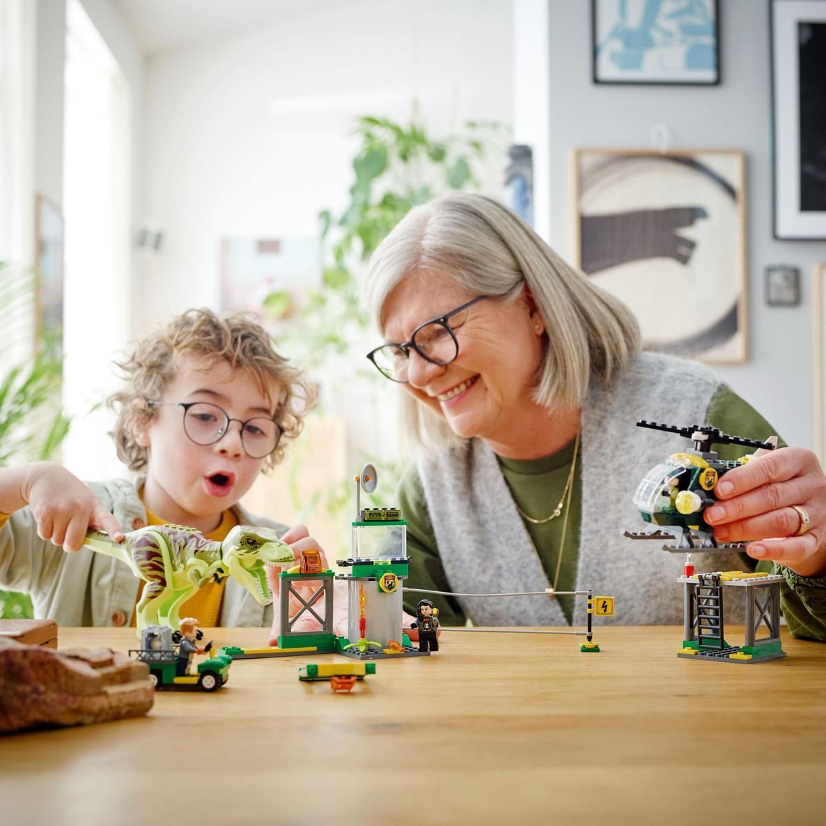 LEGO® Útěk T-rexe 76944 Obrázek