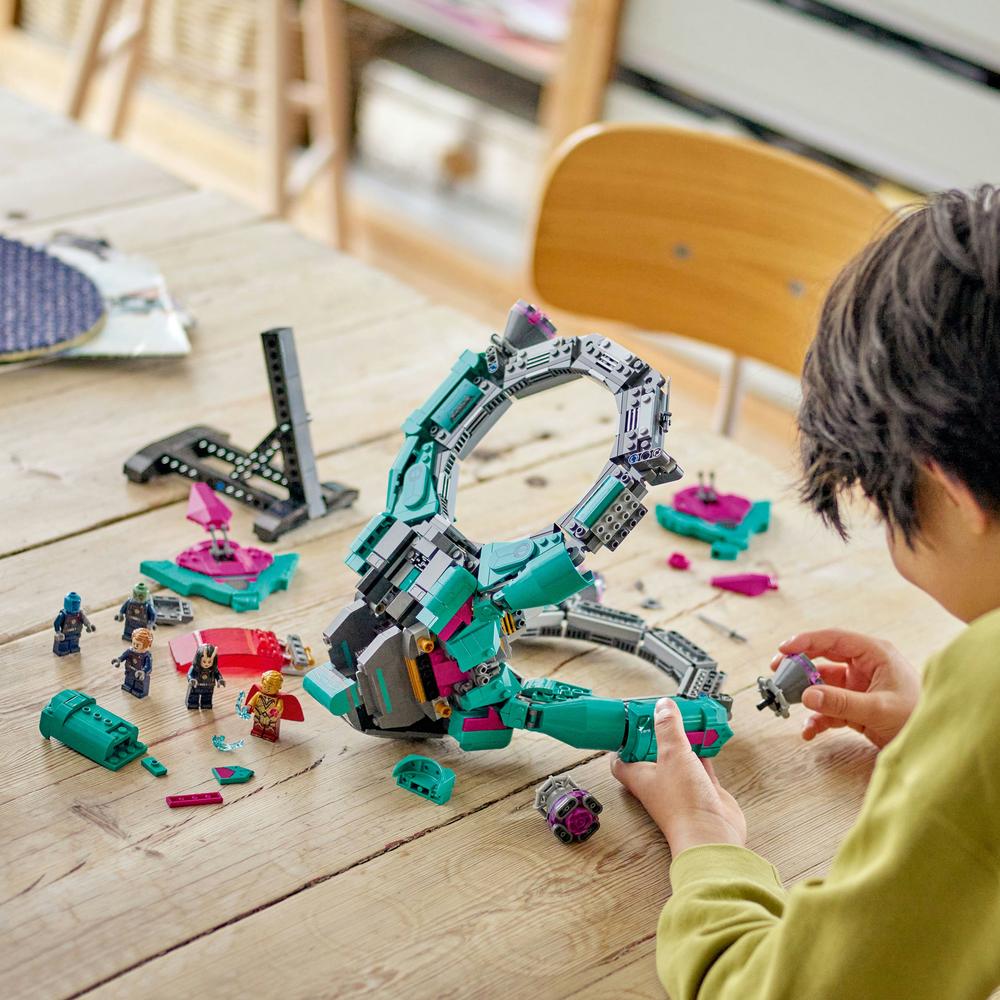 LEGO® Nová loď Strážců 76255 Obrázek