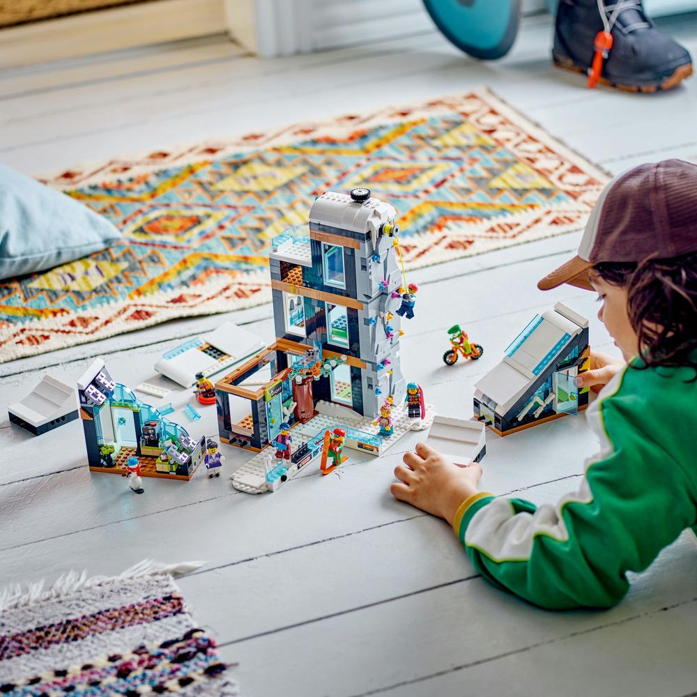 LEGO® Lyžařský a lezecký areál 60366 Obrázek
