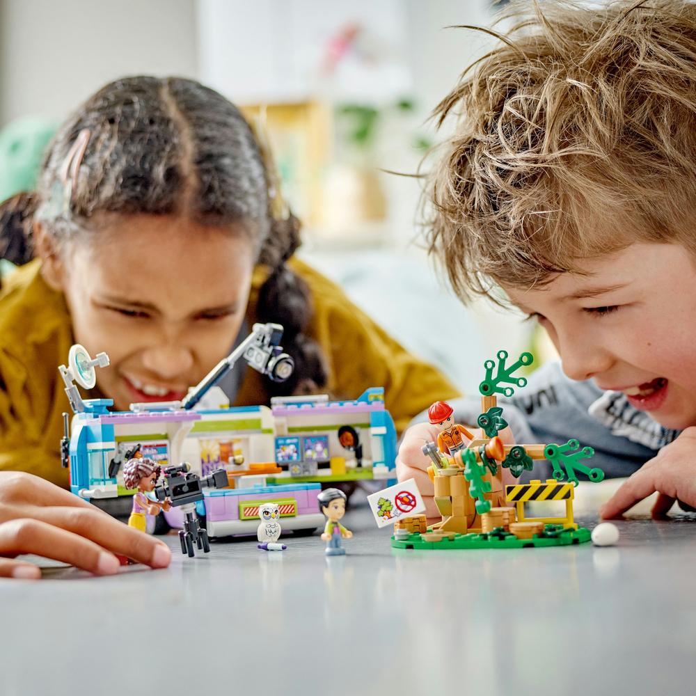 LEGO® Novinářská dodávka 41749 Obrázek