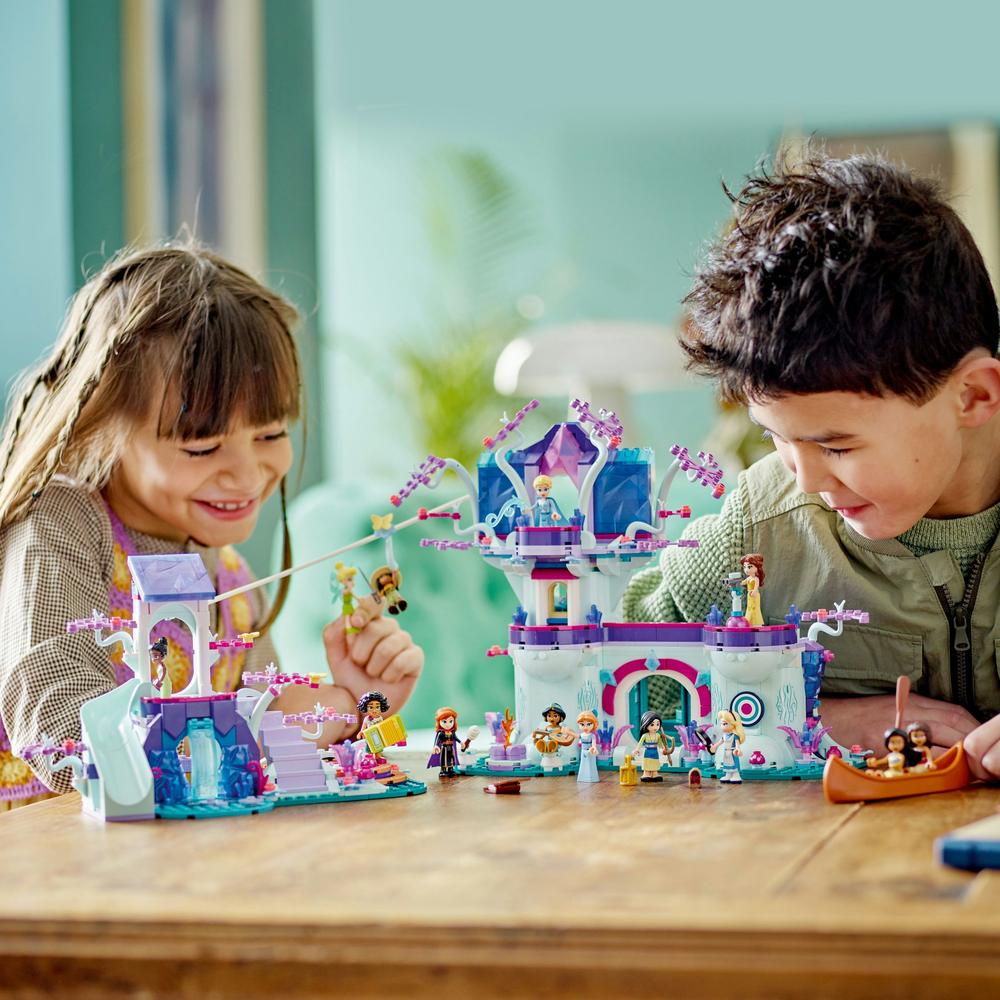 LEGO® Kouzelný domek na stromě 43215 Obrázek