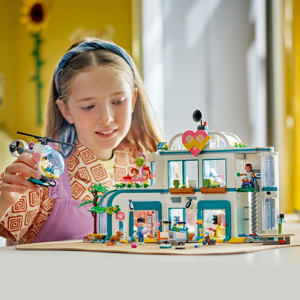 LEGO® Nemocnice v městečku Heartlake 42621 Obrázek