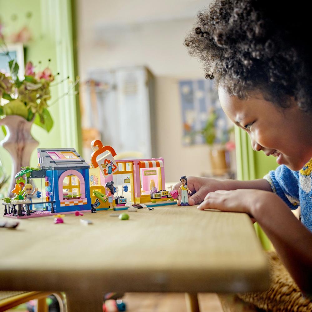 LEGO® Obchod s retro oblečením 42614 Obrázek