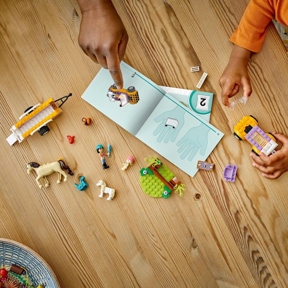 LEGO® Přívěs s koněm a poníkem 42634 Obrázek