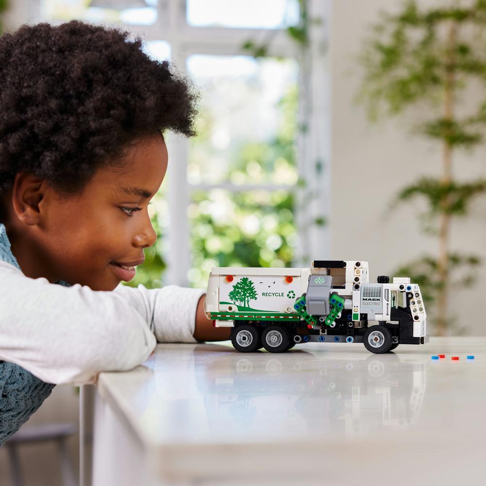 LEGO® Popelářský vůz Mack® LR Electric 42167 Obrázek