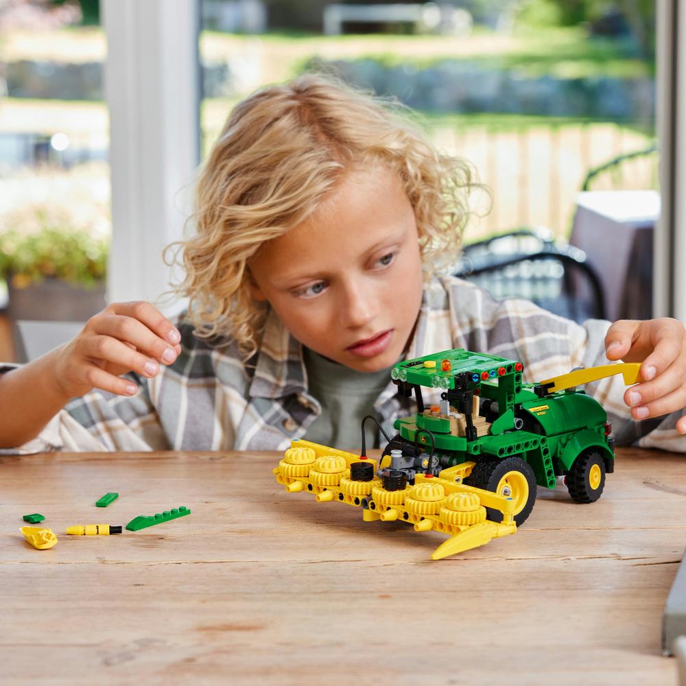 LEGO® John Deere 9700 Forage Harvester 42168 Obrázek