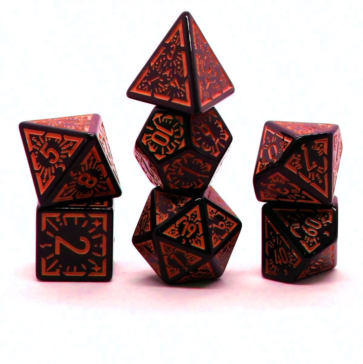 Sada 7 "fantasy" kostek pro RPG Barva: černá / červená