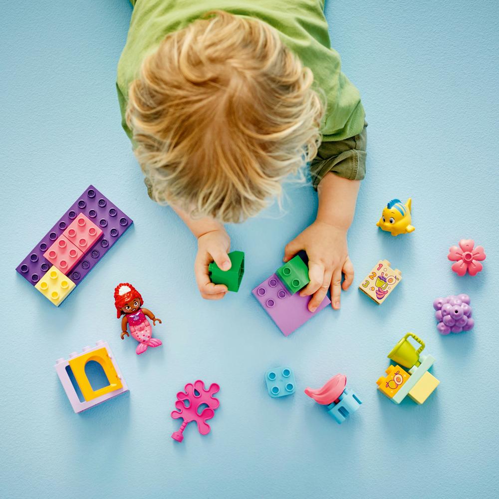 LEGO® Ariel a Šupinka – stánek s kávou 10420 Obrázek