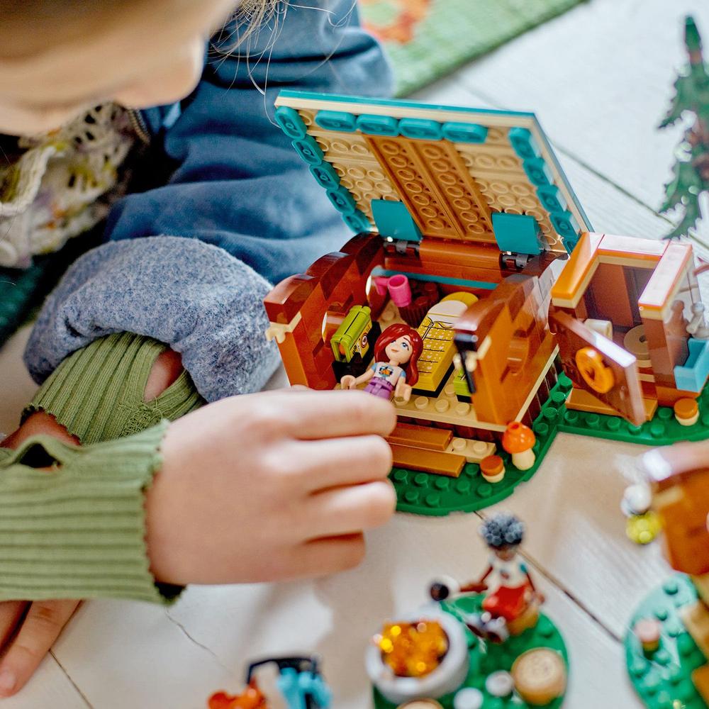 LEGO® Útulné chatky na dobrodružném táboře 42624 Obrázek