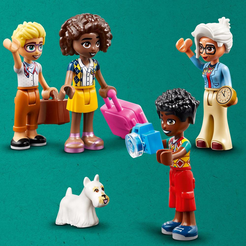 LEGO® Hotel na zámku 42638 Obrázek