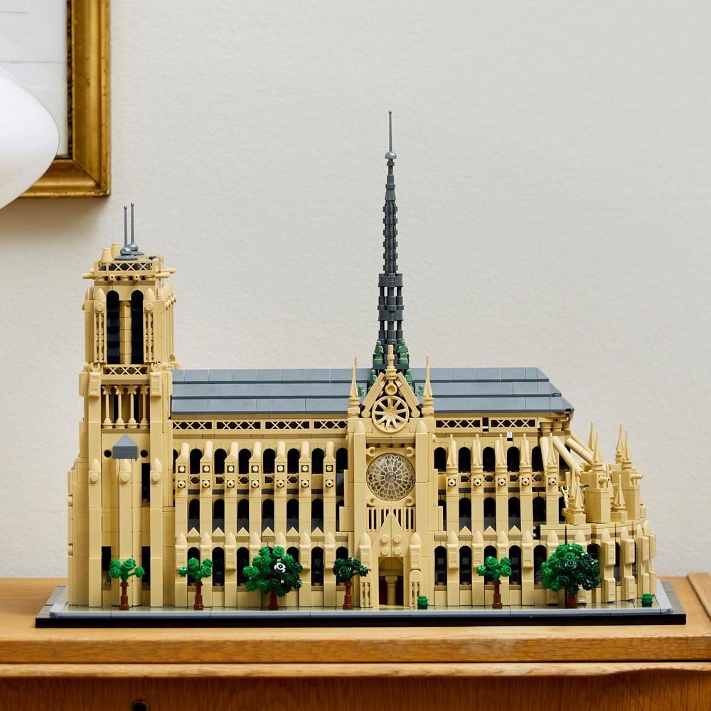 LEGO® Notre-Dame v Paříži 21061 Obrázek