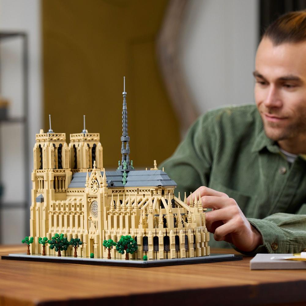 LEGO® Notre-Dame v Paříži 21061 Obrázek