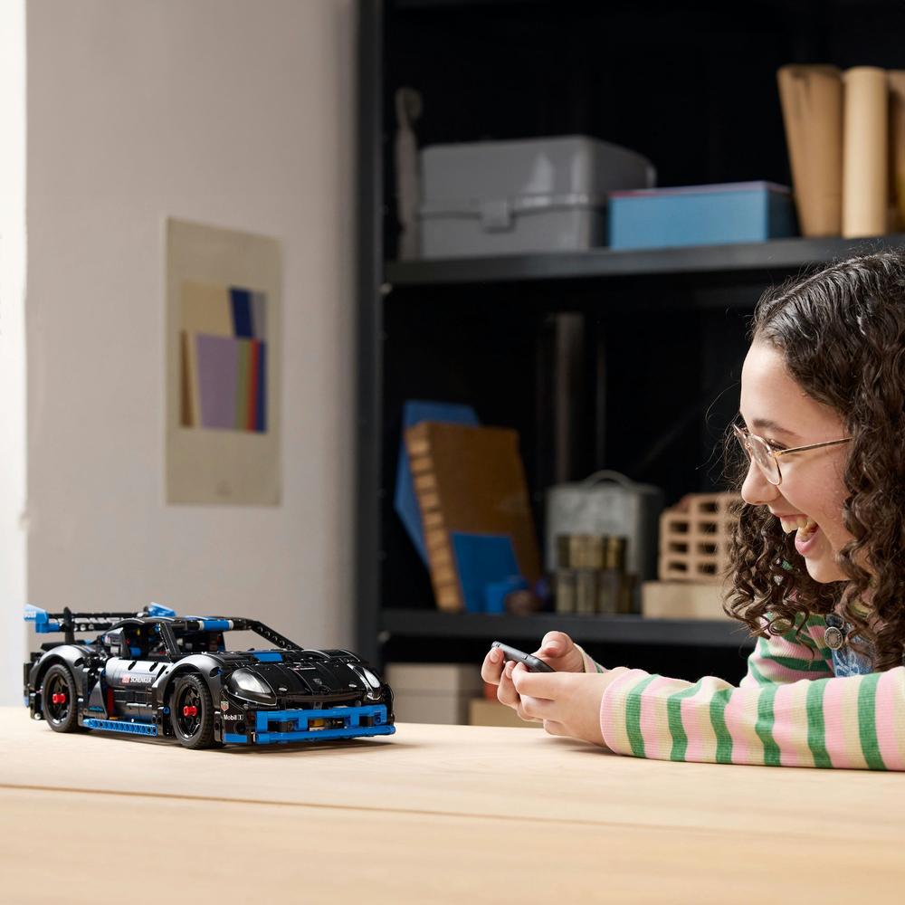 LEGO® Technic Závodní auto Porsche GT4 e-Performance 42176 Obrázek