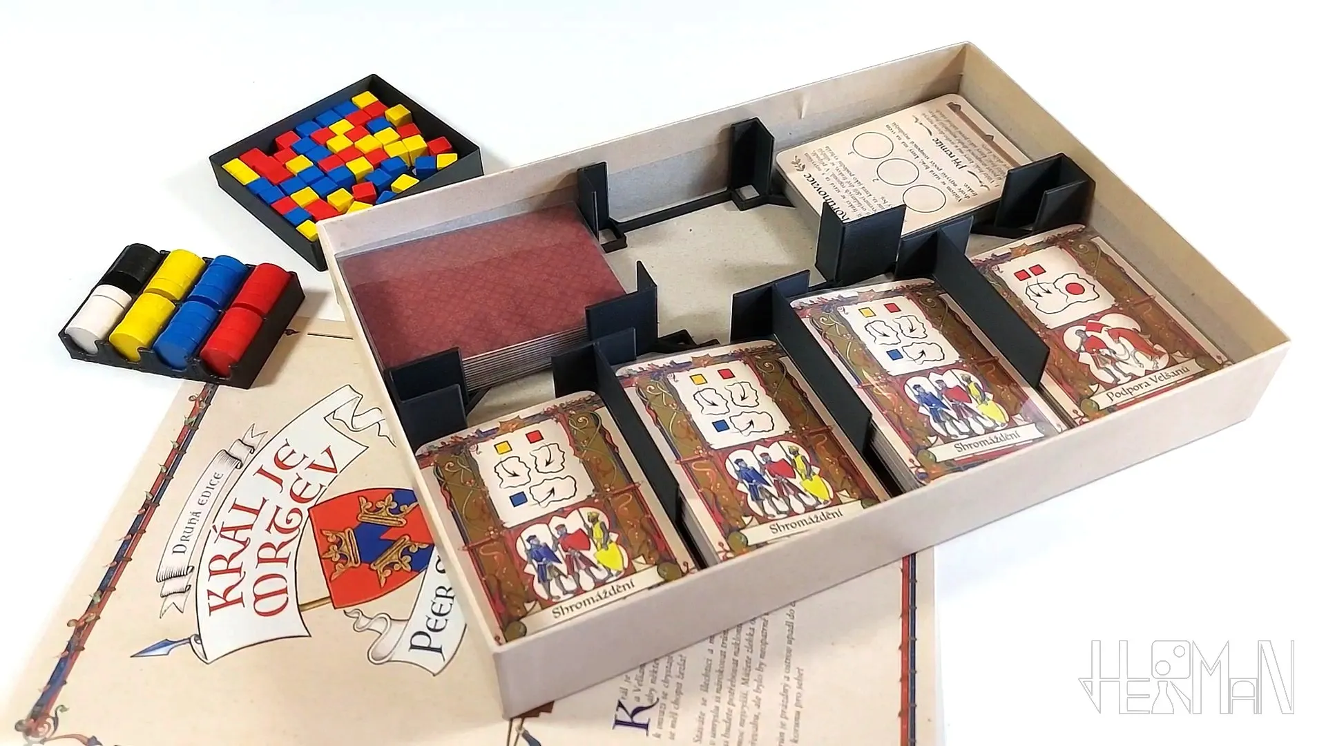 Inserty HERMAN Insert: Král je mrtev Obrázek