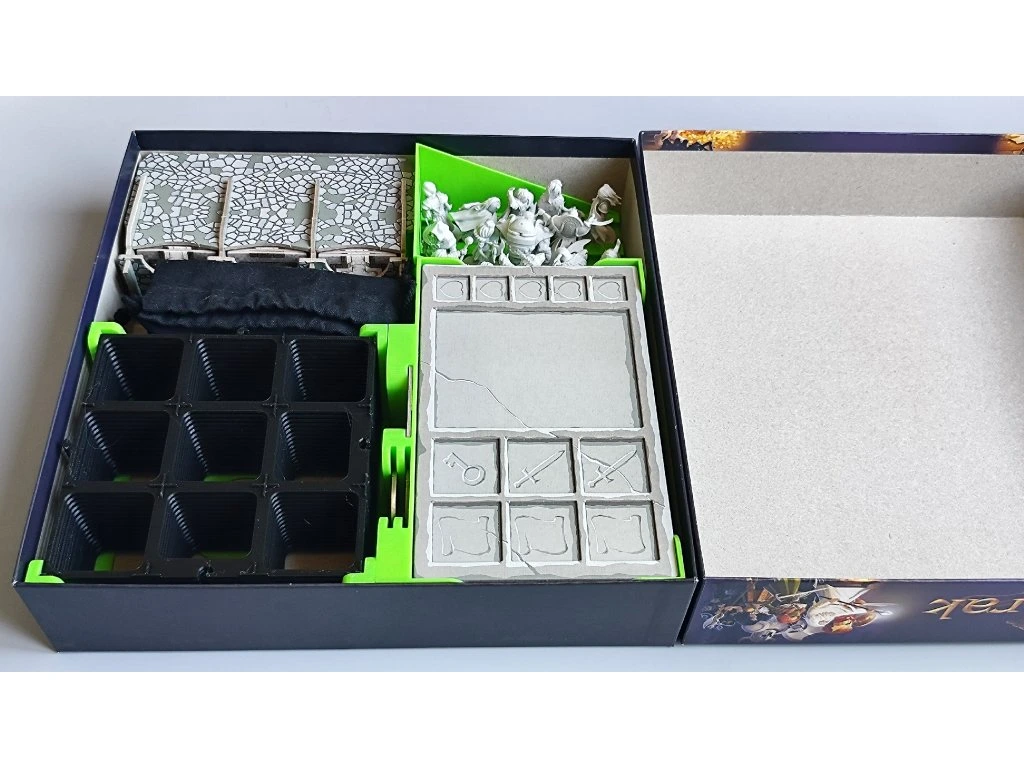 inserty.cz Insert: Karak + Regent + nový hrdinové + figurky + delux set (v3) (černý, 0057) Varianta: S černými mřížkami Obrázek