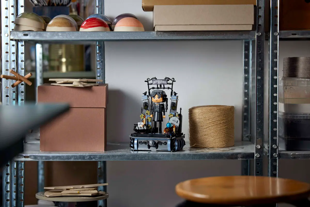 LEGO LEGO® Wednesday Figurka: Wednesday Addamsová 76780 Obrázek