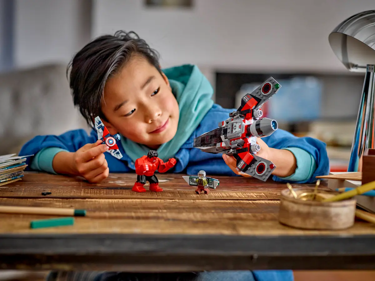 LEGO LEGO® Marvel Souboj: Kapitán Amerika vs. Red Hulk 76292 Obrázek