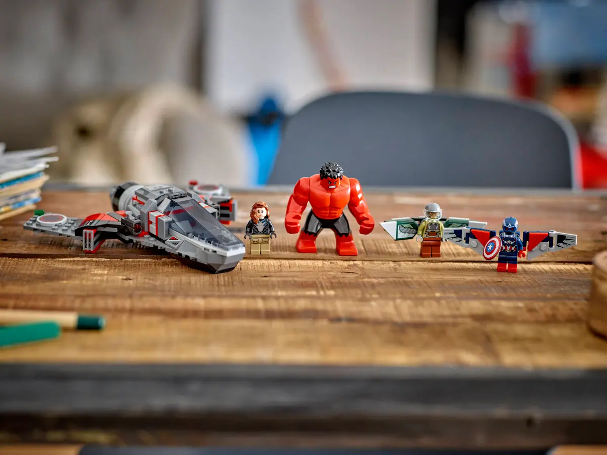 LEGO LEGO® Marvel Souboj: Kapitán Amerika vs. Red Hulk 76292 Obrázek