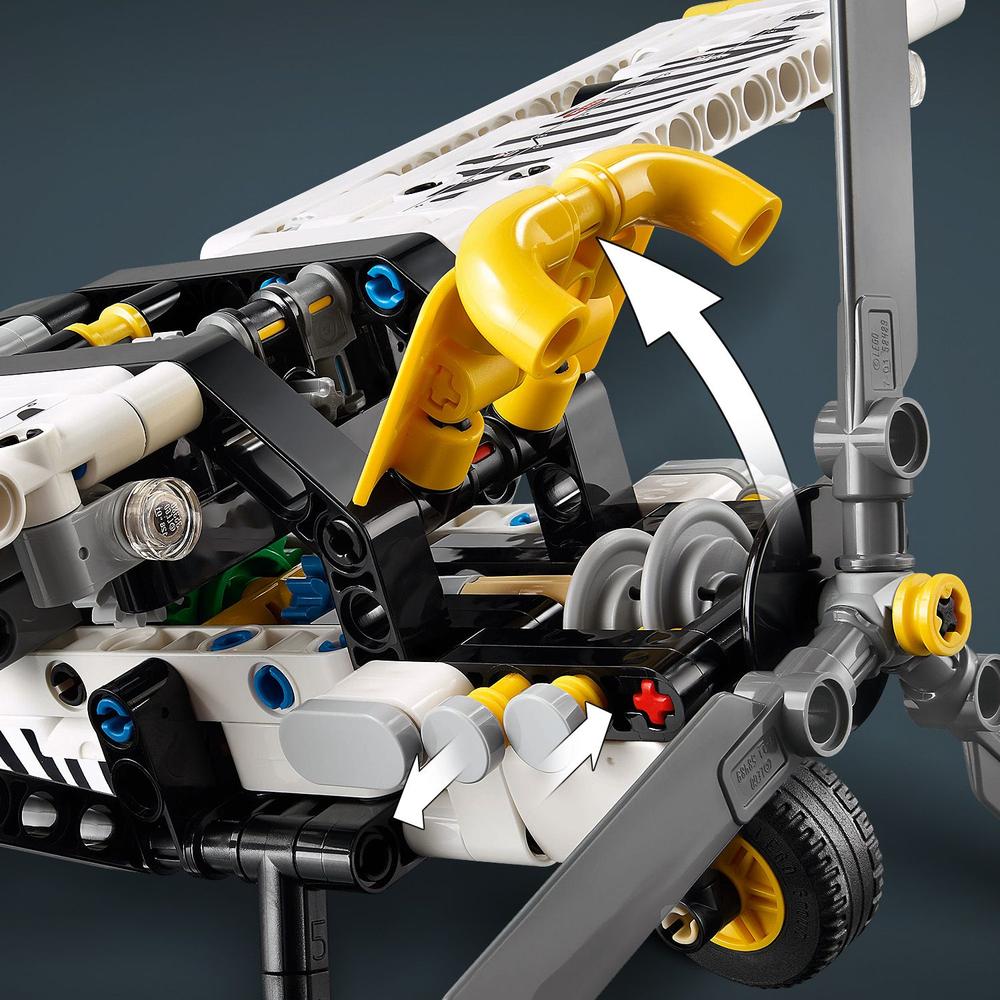 LEGO LEGO® Technic Letadlo do vzdálených oblastí 42198 Obrázek