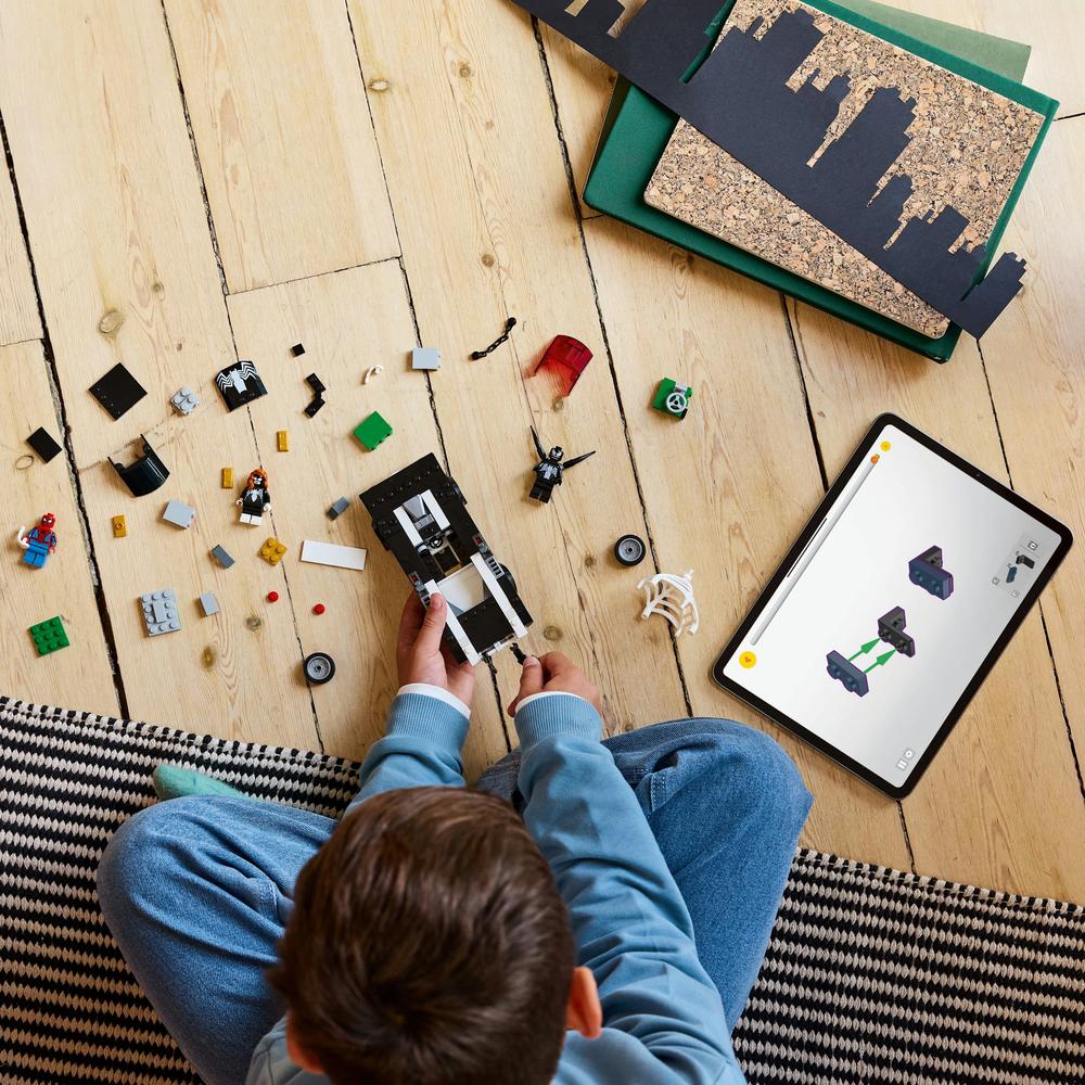 LEGO LEGO® Marvel Spider-Man vs. Venomův výkonný sporťák 76309 Obrázek