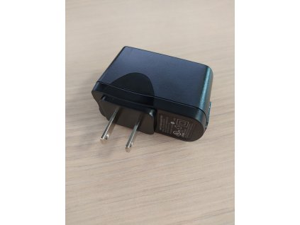 Adaptér na USB s USA koncovkou, černá