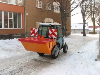 SYPAČ STR – TRAKTOROVÝ SAMONAKLÁDACÍ