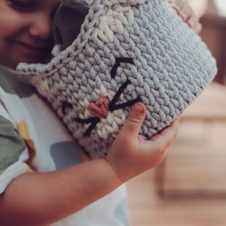 Dnes je první školní den a i když u nás to zatím není vůbec téma, tak myslím na všechny dětičky, které dneska čeká první...