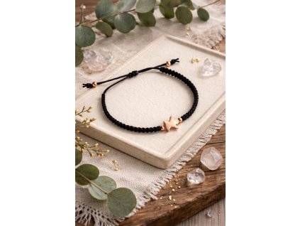 Náramek z makramé s hvězdou