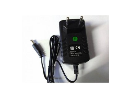 Nabíjačka 12V / 0,8A - vhodná pre elektro Jeep