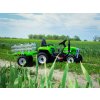 Zánovný elektrický Traktor WORKERS s vlečkou, zelený, Pohon zadných kolies, 12V batéria, Plastové kolesá, široké sedadlo, 2,4 GHz Diaľkový ovládač, Jednomiestne, MP3 prehrávač so vstupom USB/SD, LED Svetlá, Bluetooth