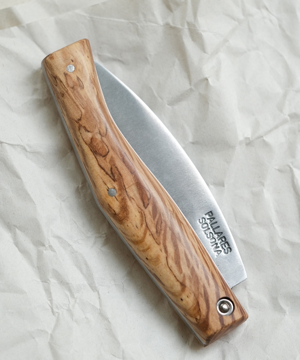 Knife review: Zavírací nůž Busa s dubovou rukojetí od Pallarés Solsona