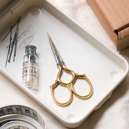 01 tokyo tools whiteley vyšívací nůžky epaulette