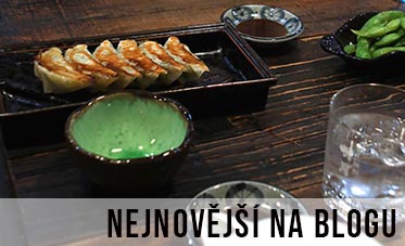 starý japonský dům se zahradou