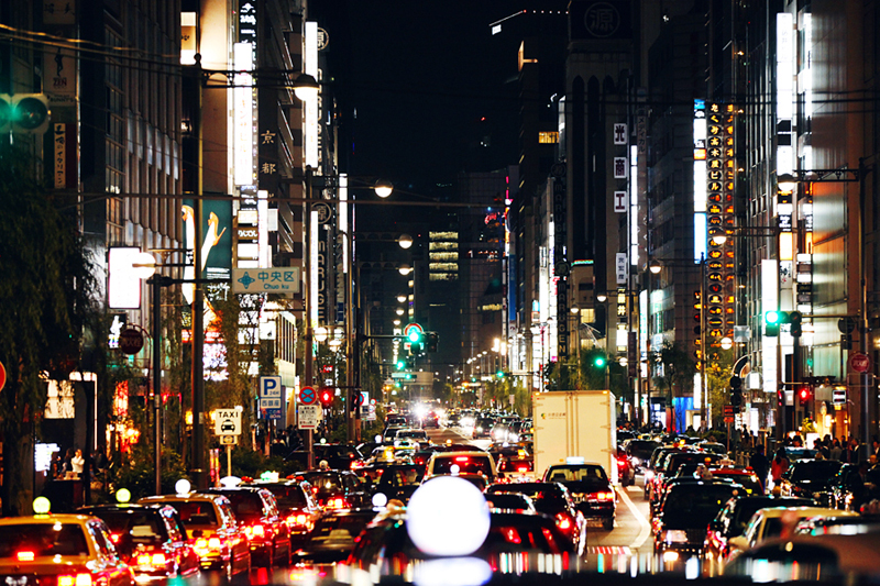 Ginza v noci. Foto Petr Horčička