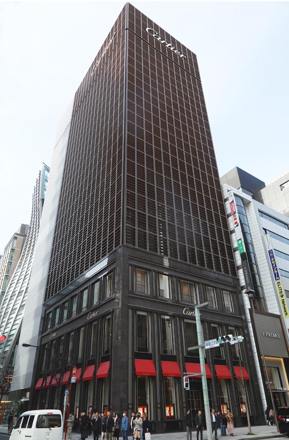 Současná japonská architektura. Luxusní obchodní dům společnosti Cartier na ginze v Tokiu. Foto Petr Horčička