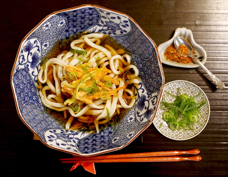 domácí nudle udon. japonské jídlo. Foto Petr Horčička