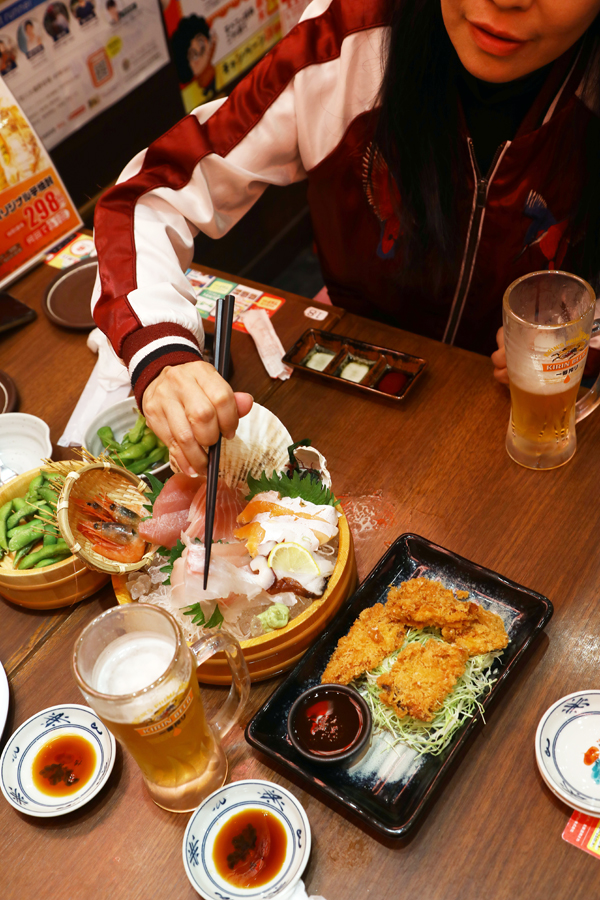 Krásný večer v pohodové japonské restauraci Mekikinoginji v Tokiu. Foto Petr Horčička