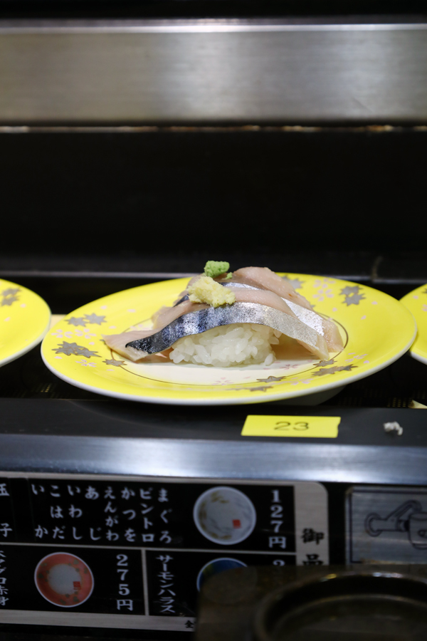 suši v japonské restauraci