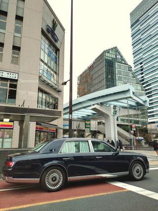 Scéna ze čtvrti Toyosu, Tokio. Foto © Petr Horčička /TokyoVintage.cz #architektura #japonskaarchitektura #japonskeauto...