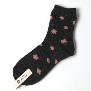 V Japonsku vyrobené teplé ponožky značky Hanako Friend. Materiál: angorská vlna + ovčí vlna + nylon. Na chodidla o délce...