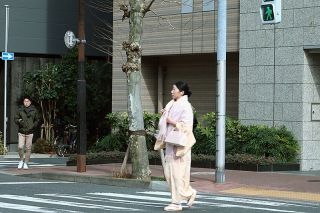Momentka z Tokia. Čtvrť Ginza. Foto © Petr Horčička / TokyoVintage.cz #japonskamoda #japonskystyl #japonskekimono...