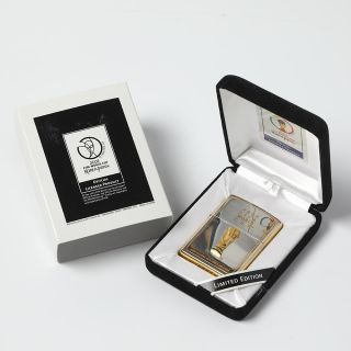 A nyní něco pro fanoušky kopané. Nepoužitý zapalovač Zippo z prémiové japonské kolekce 2002 FIFA World Cup Korea Japan....