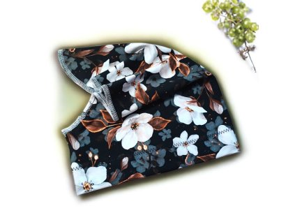 Šátek bílé květy na černé  Holčičí šátek