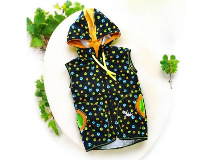Softshell vesta tlapky na černé 110/116  Dětská vesta