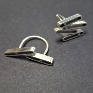 Sofistikovaný precizní minimalistický design ve stříbře představují tyto dva nové prsteny z kolekce Defined Area. Teď jsem...