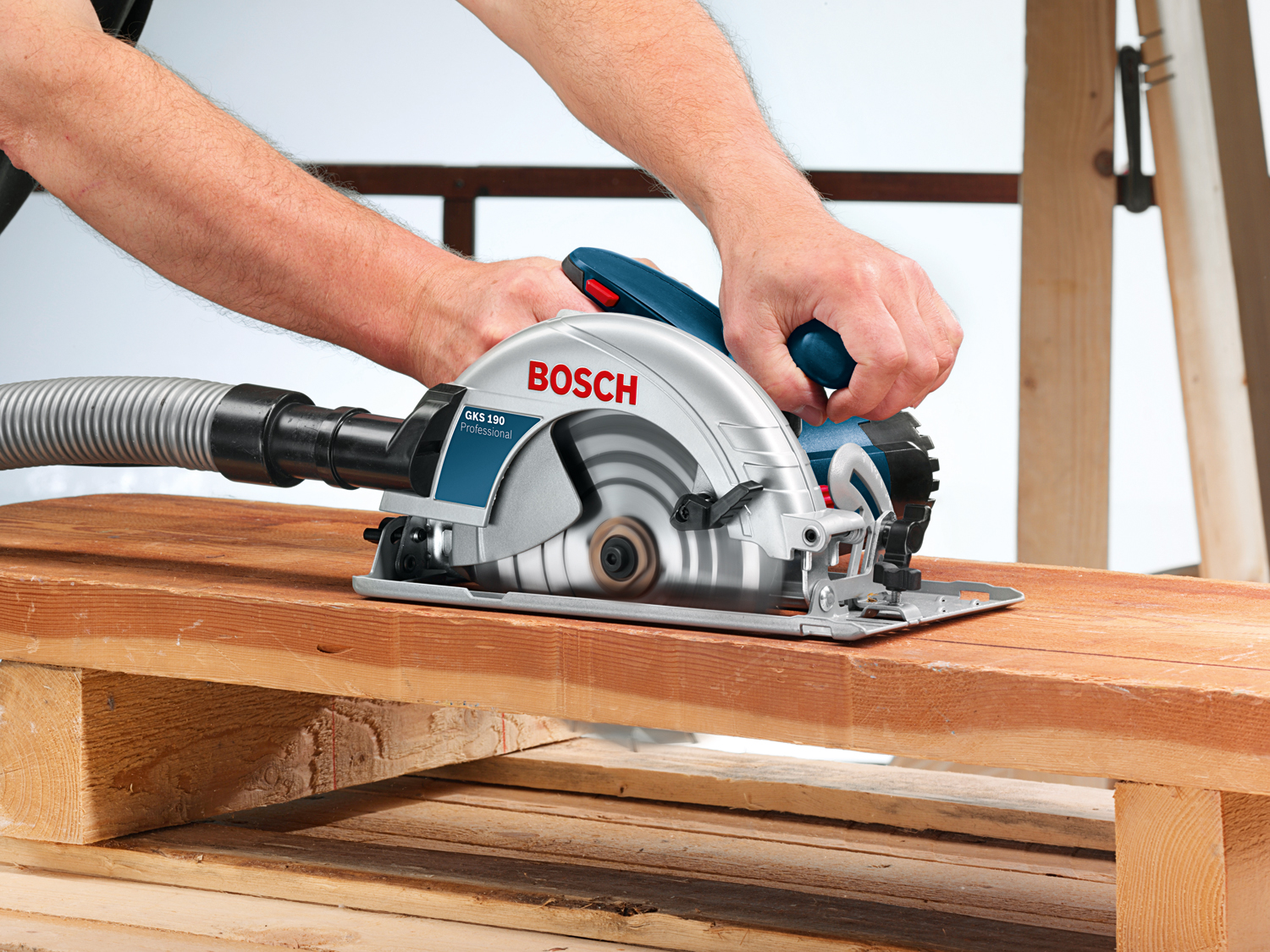 Okružní pila - Bosch GKS 190 v setu s kotoučem a obalem na kotouče (obrázek 6)
