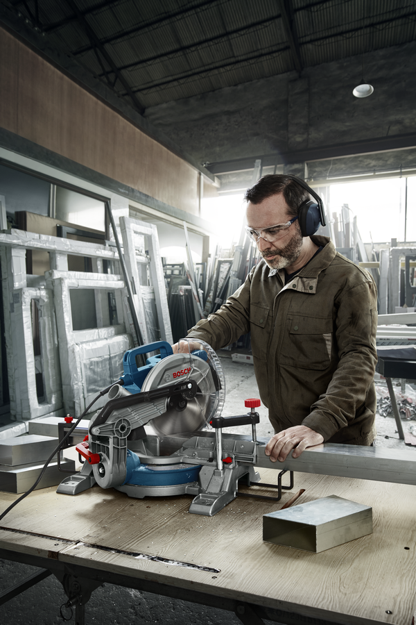 Bosch GCM 216 0601B33000 (obrázek 6)