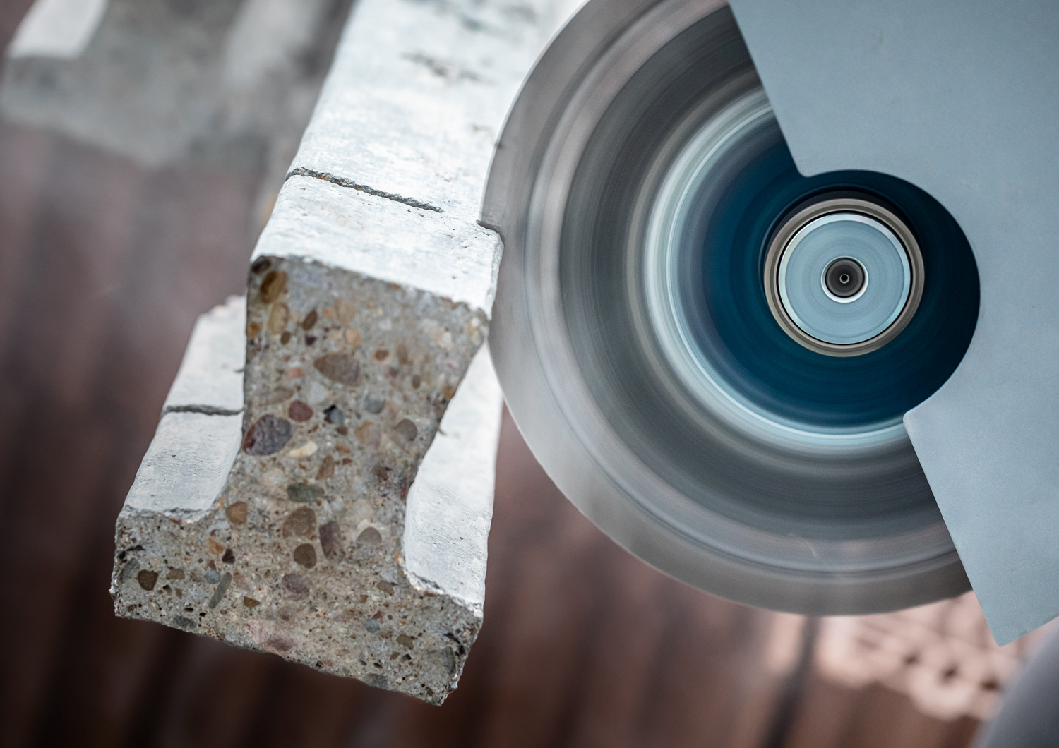 Diamantový řezný kotouč Bosch EXPERT MultiMaterial Dostupné varianty: Diamantový řezný kotouč Bosch EXPERT MultiMaterial 230x22,23 mm (obrázek 8)