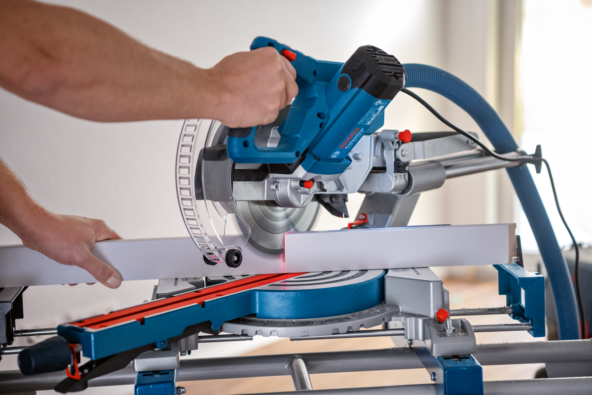 Bosch GCM 305-216 D 0601B49000 (obrázek 6)
