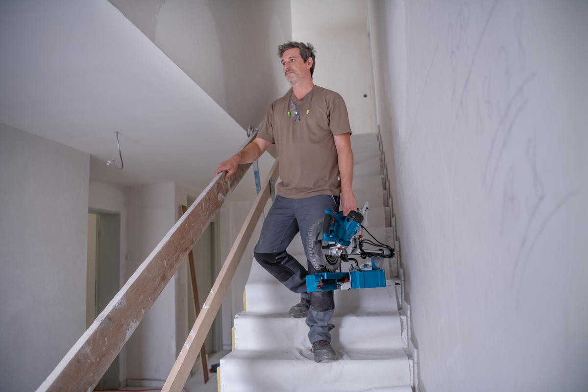 Bosch GCM 305-216 D 0601B49000 (obrázek 8)